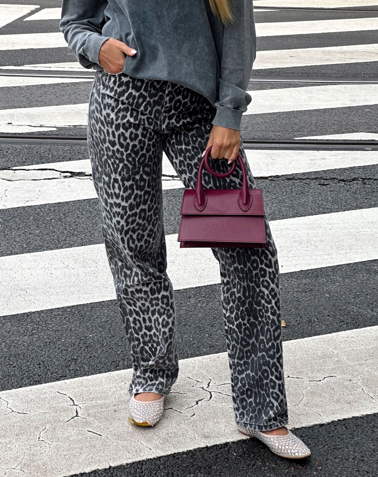 2025 LEOPARD  JEANS GREY